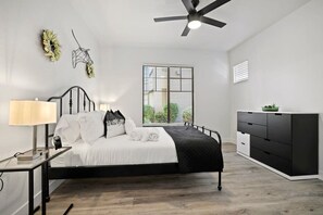 3 bedrooms, desk, iron/ironing board, WiFi