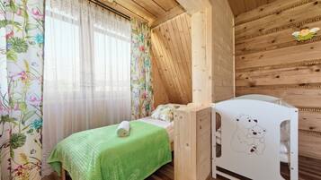 Apartamento, sacada, vista para o jardim | Ferros/tábuas de passar roupa, Wi-Fi de cortesia