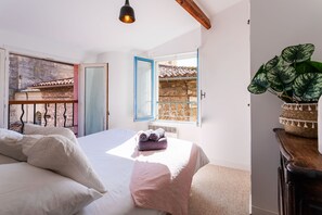 3 bedrooms, iron/ironing board, free WiFi, bed sheets - PERCHOIR AP4443 By Riviera Holiday Homes (Villefranche-sur-Mer)