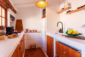 Réfrigérateur, micro-ondes, four, lave-vaisselle