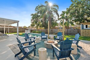Terrace/patio - Pool, Hot Tub, Game Room & More - Sleeps 10! (Bradenton)