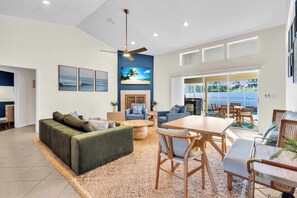 TV, caminetto, tavolo da calcetto, studio