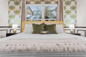 5 bedrooms, desk, iron/ironing board, travel crib