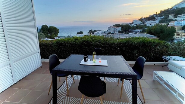 Unclassified image, 1 of 10, button - Beautiful apartment on the bay of Roses facing the beach of Almadrava- Lle (Roses)