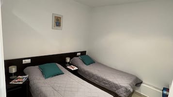 2 bedrooms, iron/ironing board