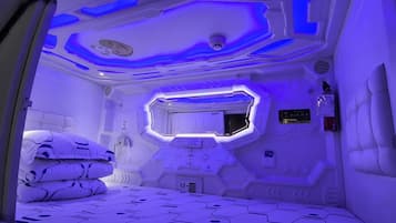 太空舱单人床 | 特色装修、笔记本电脑工作区、免费 WiFi、床单