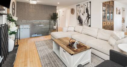 Renovated 3-Bed Near Stampede, Zoo & Airport – Perfect Location & Comfort!