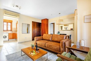 Apartamento, 2 quartos, terraço | Sala de estar