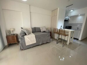 Room, 1 Bedroom, Accessible, Terrace | Living area