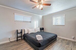 3 bedrooms, desk, iron/ironing board, WiFi