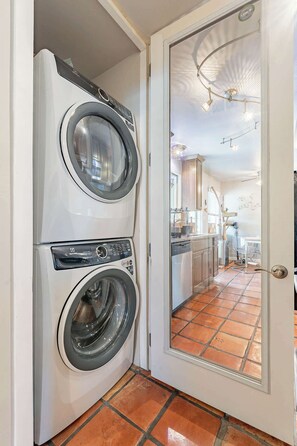 Interior - Charming Oasis in Heart of Tempe, With a Pool! (Tempe)