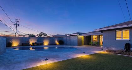 Charming Oasis in Heart of Tempe, With a Pool!