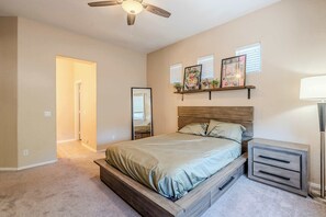 2 chambres, fer et planche à repasser, Wi-Fi, draps fournis