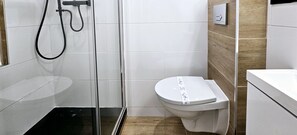 Studiosuite – classic | Bad | Dusj, hårføner og håndklær