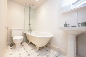 Appartement familial, vue sur la ville | Salle de bain