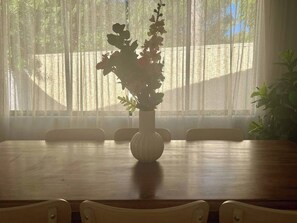 Dining - Modern Stay in Armadale (Armadale)