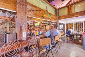 Bar (in der Unterkunft)