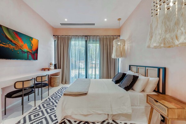 Desk, iron/ironing board, WiFi, bed sheets