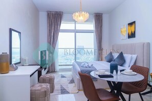 Safe på rommet, strykejern/-brett og wi-fi (inkludert)