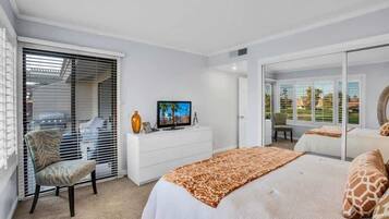 2 bedrooms, desk, iron/ironing board, WiFi