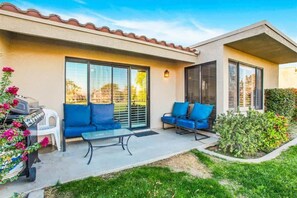 Terrace/patio - PD Resorter, 2BR with Golf course views! (Palm Desert)