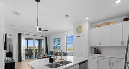 Wellen Park Golf Condo Balcony, Golf View - Pool -