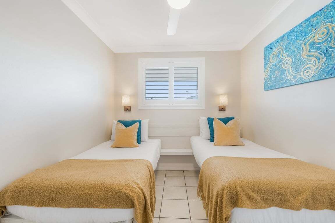 Absolute Beachfront Apartment 2t - Lennox Head