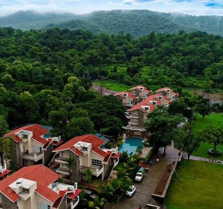 Exterior. Wood Stock Acres Villa Resort