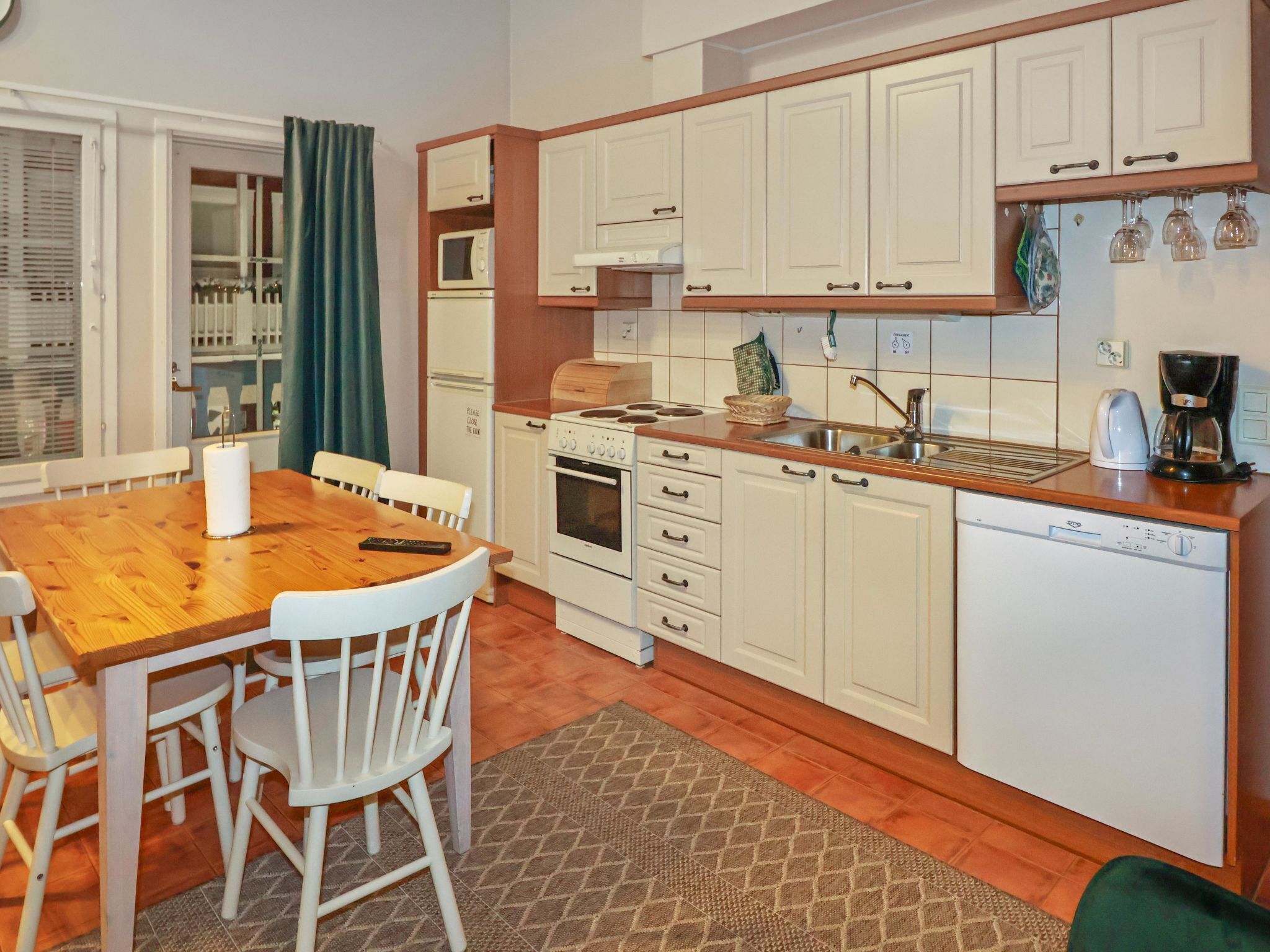 Fridge, microwave, dishwasher, cookware/dishes/utensils