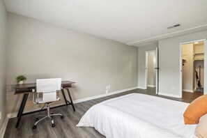 1 bedroom, desk, iron/ironing board, free WiFi