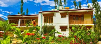 Hotel Ldumra Oasis