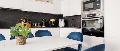 Casa superior, 3 habitaciones, Aire acondicionado | Cocina privada | Frigorífico grande, microondas, horno y placa de cocina