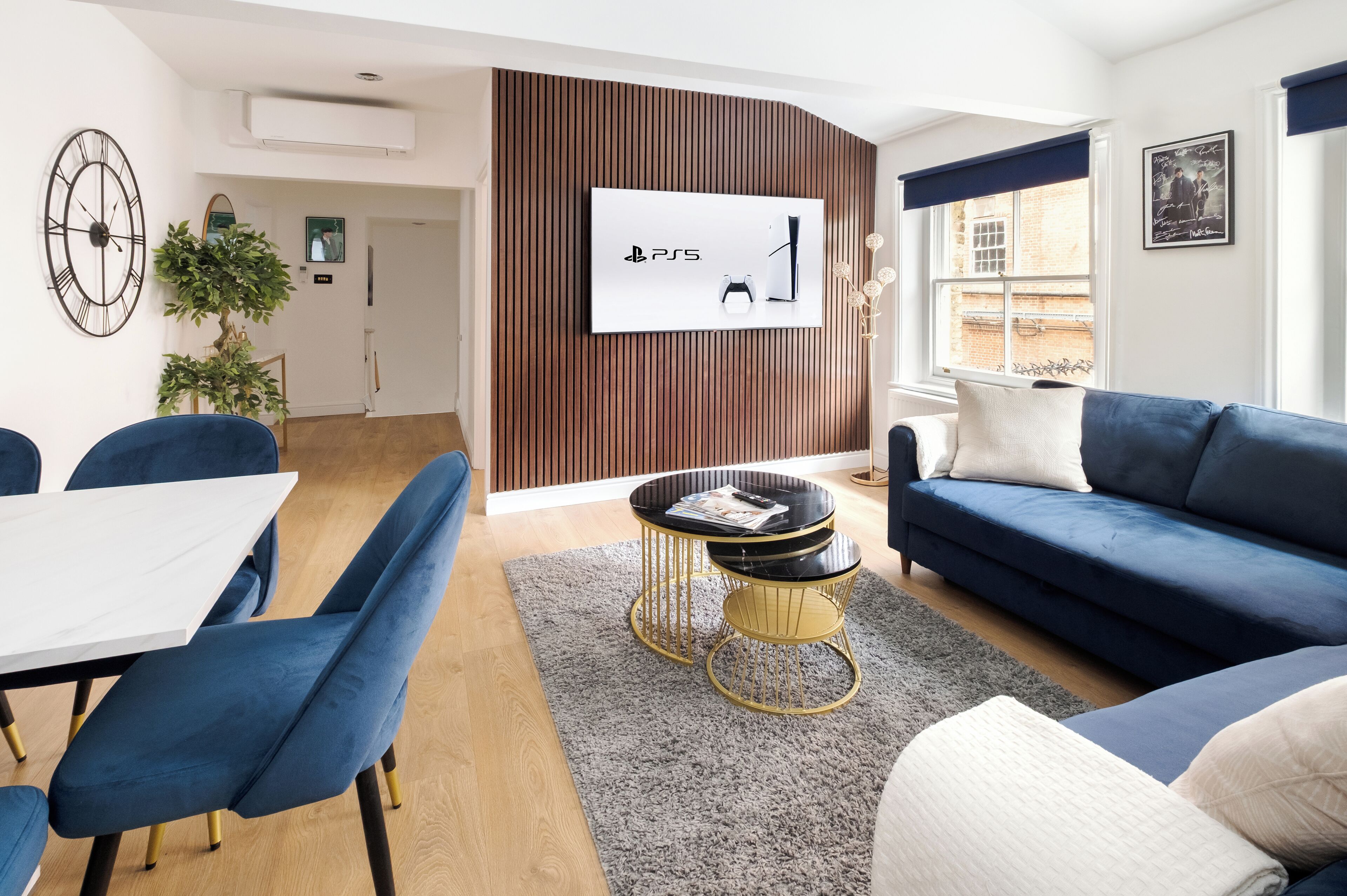 Maison Supérieure, 3 chambres, climatisation | Salle de séjour | Télévision LED de 70 pouces avec chaînes numériques, Netflix, Hulu