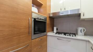 Apartament (1 Bedroom) | Cuina privada | Microones, forn, placa de cuina i rentaplats