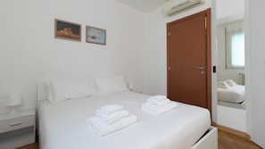 Apartment (1 Bedroom) | 1 bedroom, iron/ironing board, cribs/infant beds, bed sheets