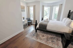 4 sovrum, skrivbord, strykjärn/strykbräda och wi-fi