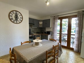 Dining - Air-conditioned T2 with garden near central beach (Argelès-sur-Mer)