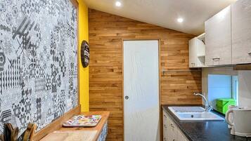 Kühlschrank, Mikrowelle, Geschirrspüler