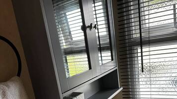 Cabin | Bathroom | Shower, hair dryer, towels