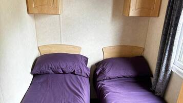 3 kamar tidur, setrika/meja setrika, Wi-Fi gratis, dan seprai linen