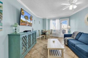 Signature Condo, 1 Bedroom, Non Smoking, Partial Ocean View | Living room | Smart TV