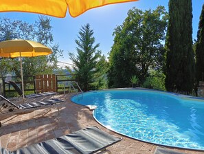 Sesongbasert utendørsbasseng