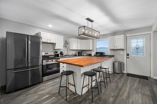 Modern Comfort in Morton | Cozy 3BR Home for a Perfect Stay