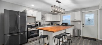 Modern Comfort in Morton | Cozy 3BR Home for a Perfect Stay