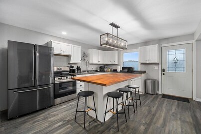 Modern Comfort in Morton | Cozy 3BR Home for a Perfect Stay