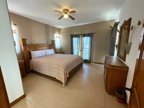 3 bedrooms, internet, bed sheets