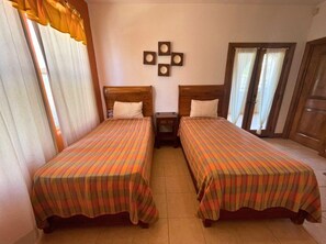 3 bedrooms, internet, bed sheets