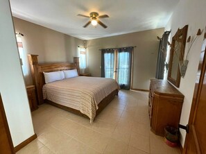 3 bedrooms, bed sheets