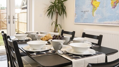 Field View House | Brackley Holiday Let | 3 Beds & Sleeps 6