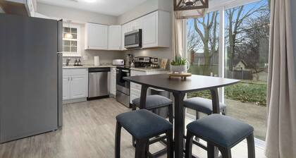 Sleeps 9|3 BR +KING BEDS|Close WorldCup action!